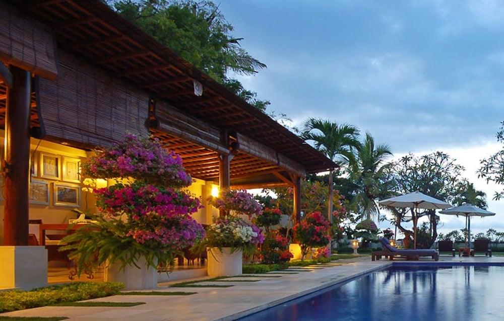 Frangipani Beach Hotel Ловіна Екстер'єр фото